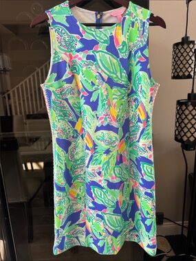 Lilly Pulitzer scuba material Bright Floral Sleeveless Shift Dress -